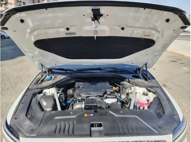 Car image 40
