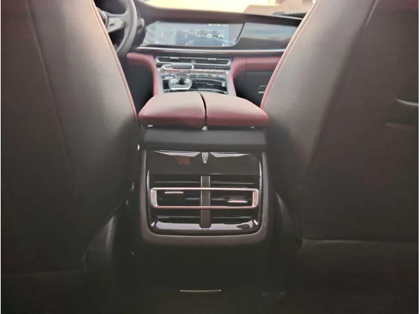Car image 26