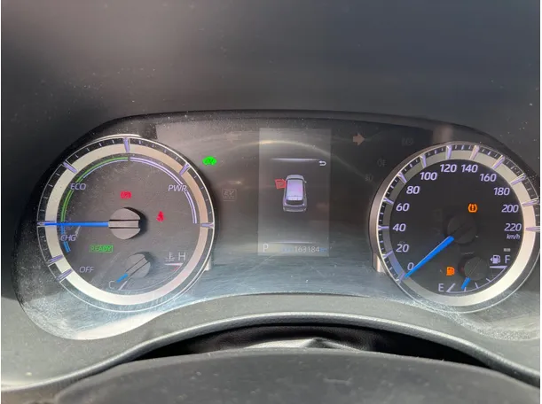 Car image 18
