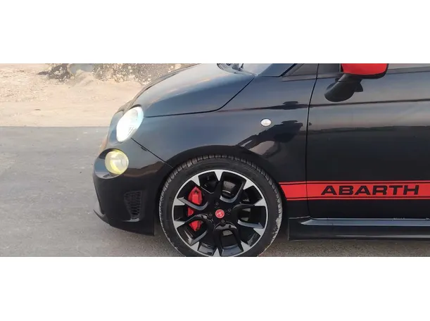 Car image 9