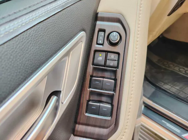 Car image 45