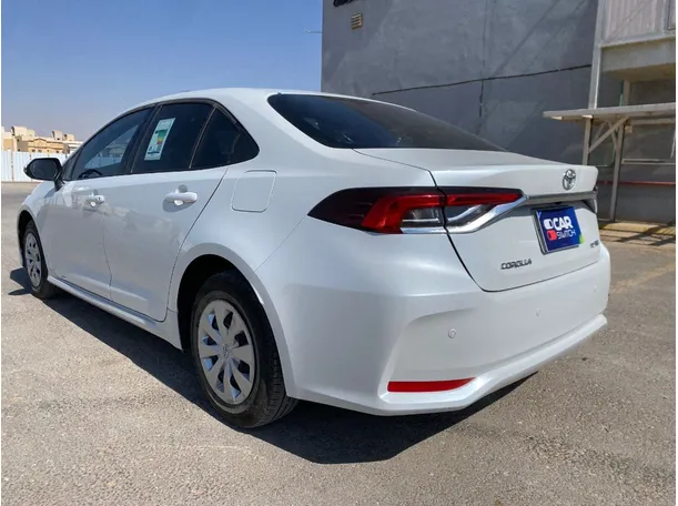 Car image 7