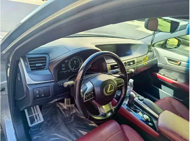 Car image 13