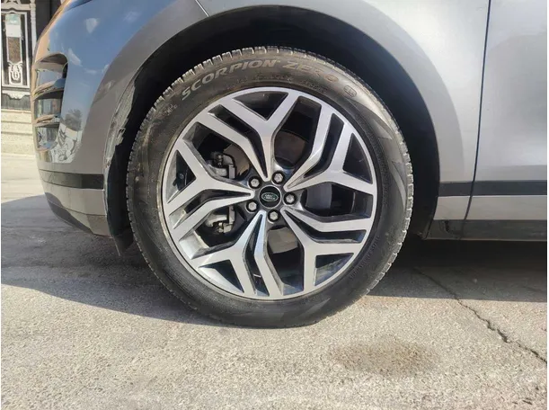 Car image 10