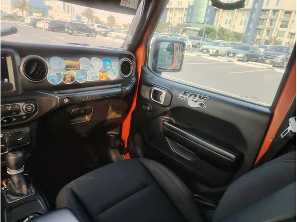 Car image 36
