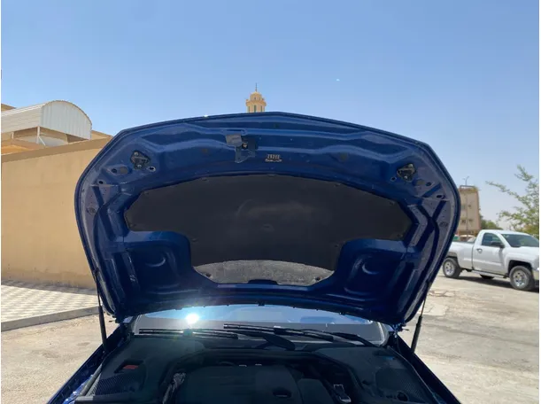 Car image 32