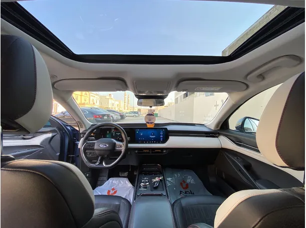 Car image 14