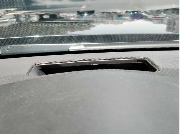 Car image 26
