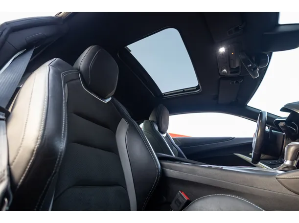 Car image 10