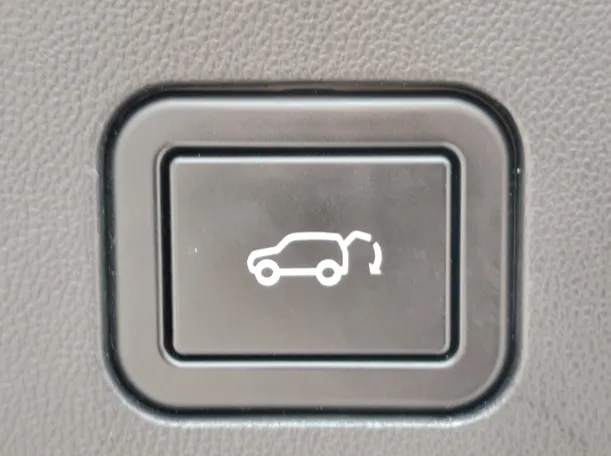 Car image 34