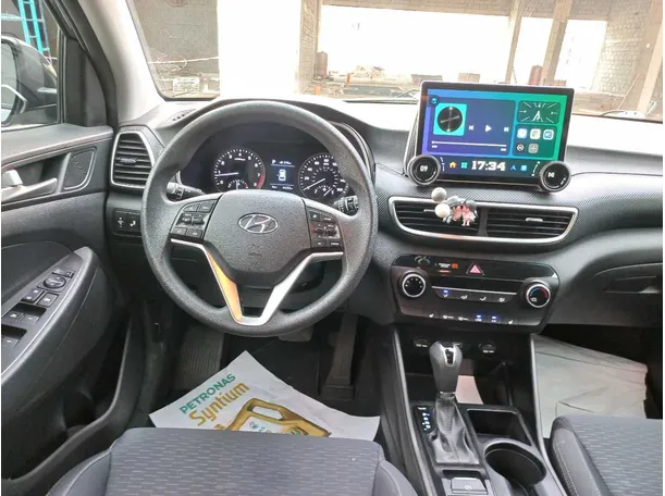 Car image 17