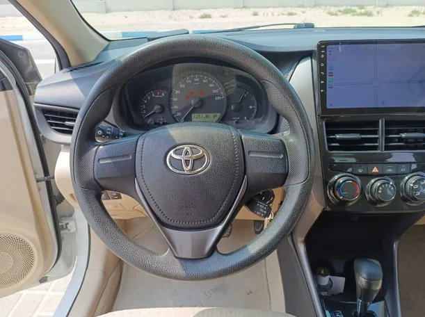Car image 17