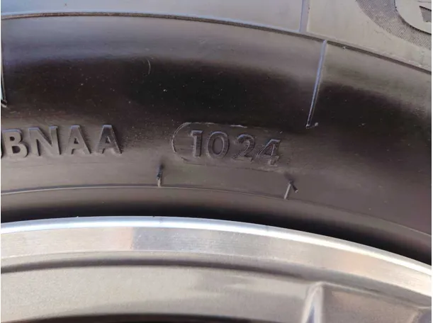Car image 29