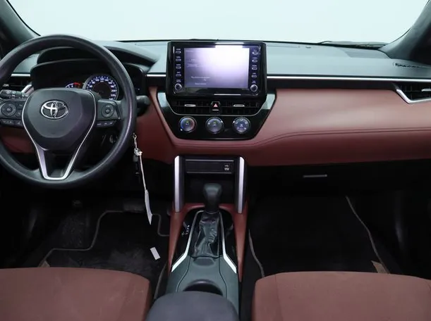 Car image 14