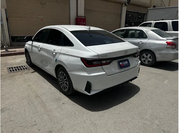 Car image 7