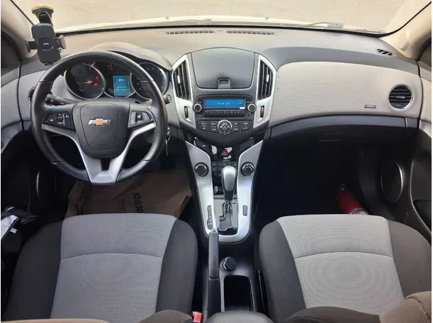Car image 16