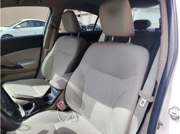 Car image 13