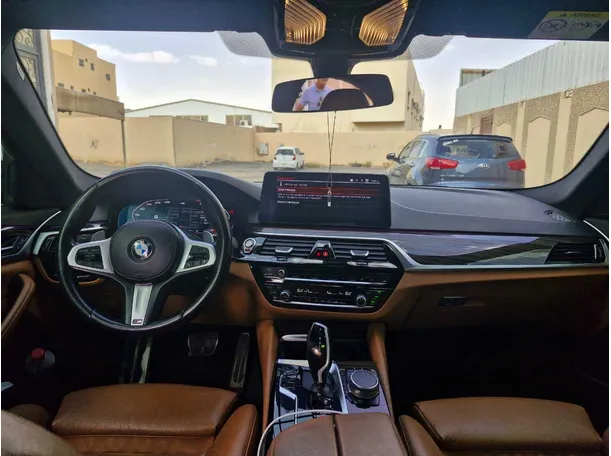 Car image 17