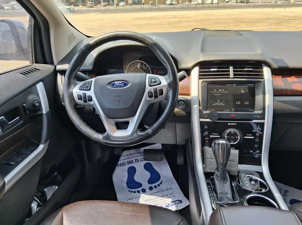 Car image 15