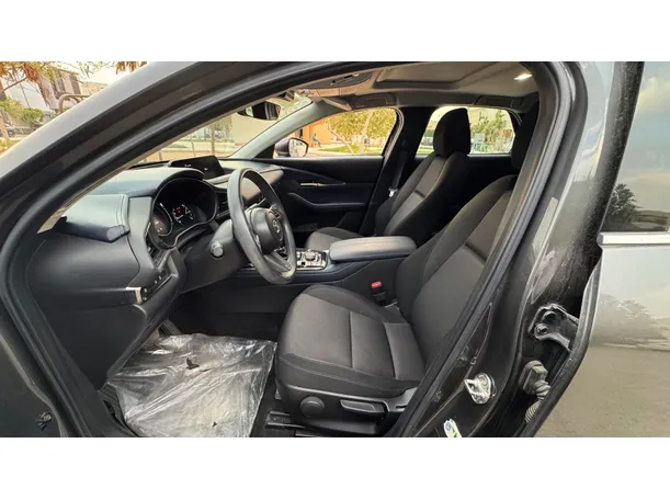 Car image 10