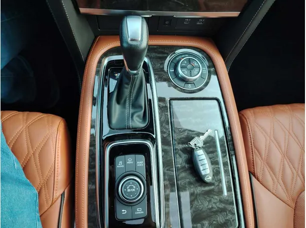Car image 23