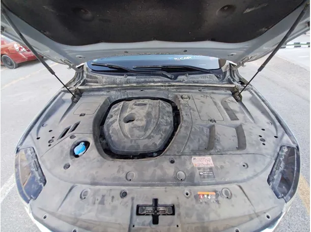 Car image 26