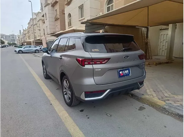 Car image 7
