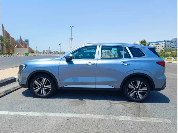 Car image 8