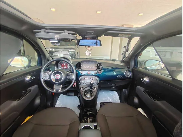 Car image 14