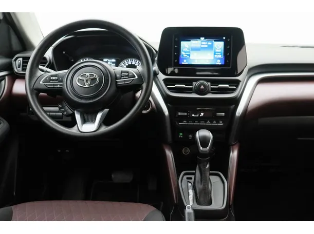 Car image 15