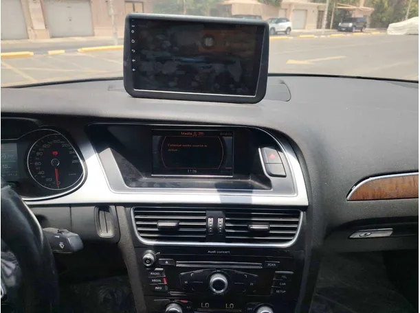 Car image 19