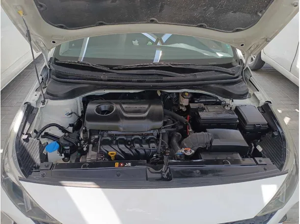 Car image 19