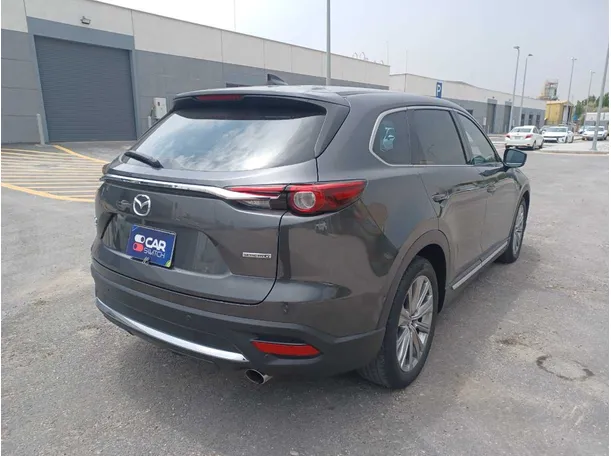 Car image 5