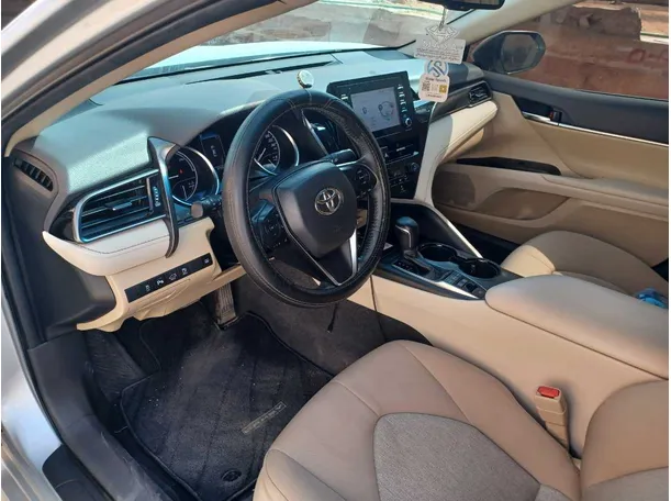 Car image 12