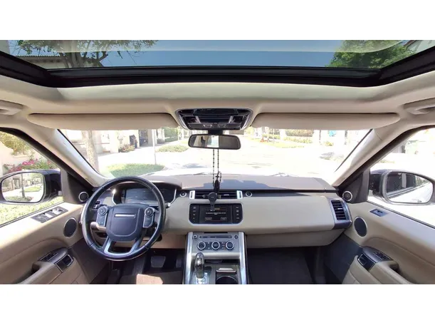 Car image 15