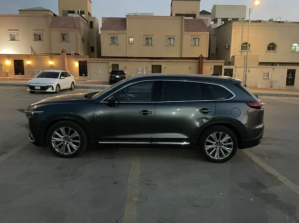 Car image 8