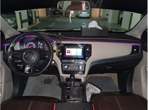 Car image 15
