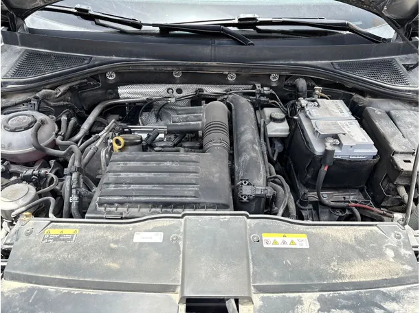 Car image 28