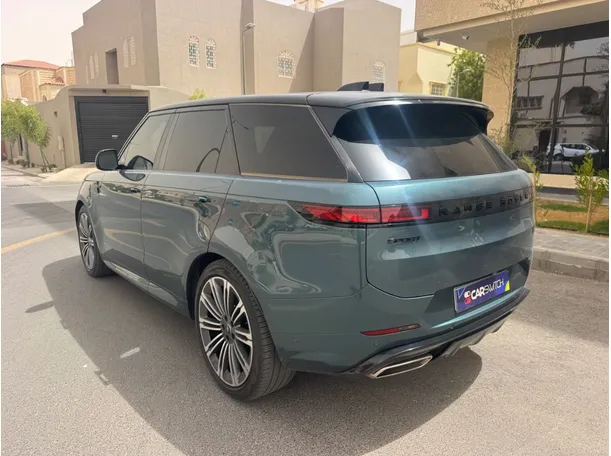 Car image 8