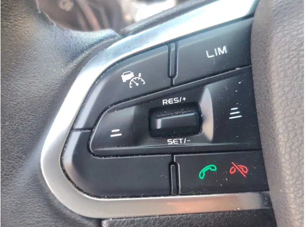 Car image 36