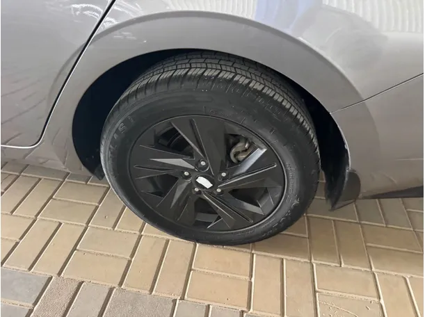 Car image 7
