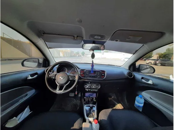 Car image 17