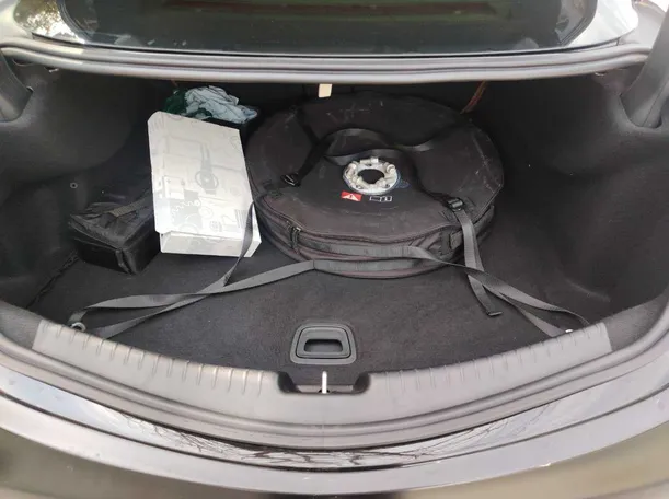 Car image 23