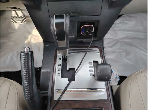 Car image 19
