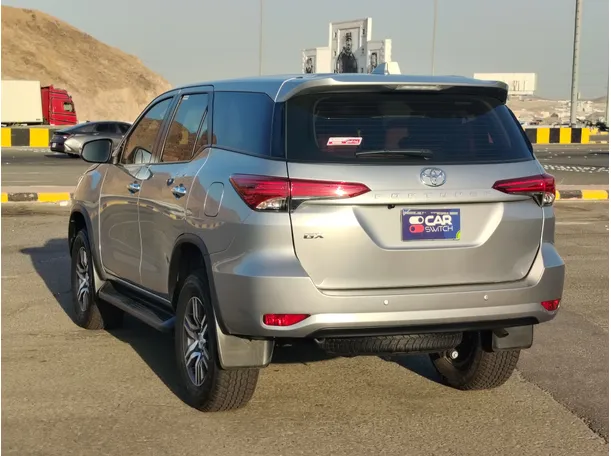 Car image 7