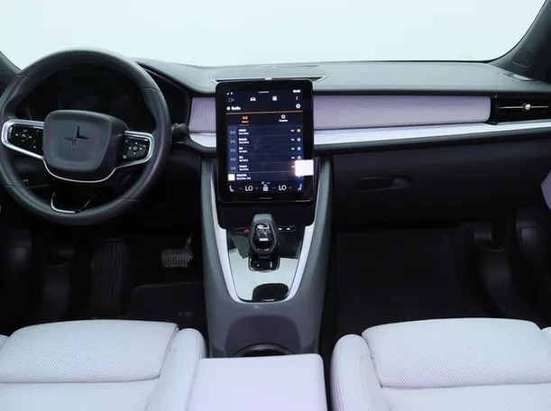 Car image 14