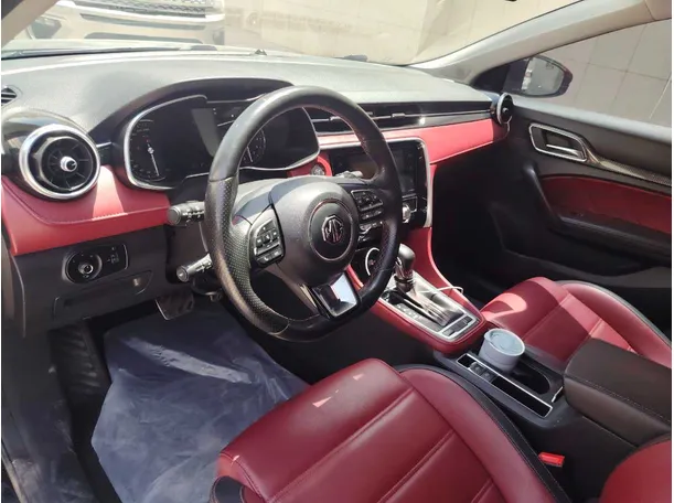 Car image 12
