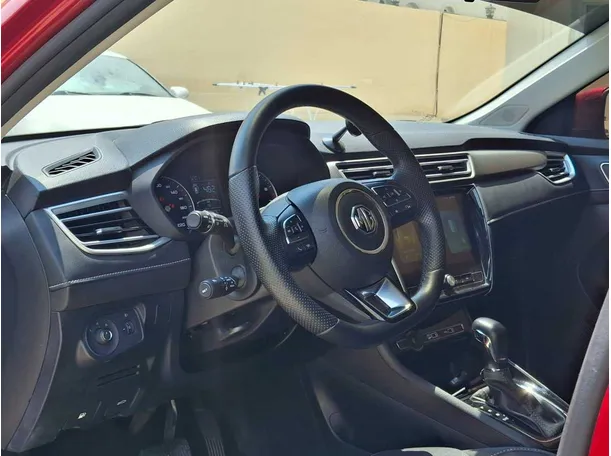 Car image 11