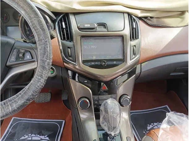 Car image 16