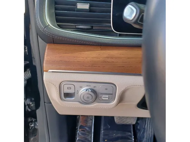 Car image 34